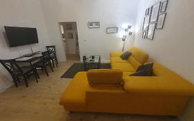 Modernes Apartment zentral